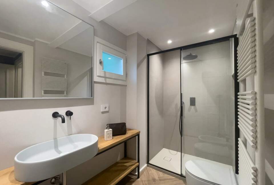 Elegantly Restored Apartment Near the Grand Canal - Venice, Italy