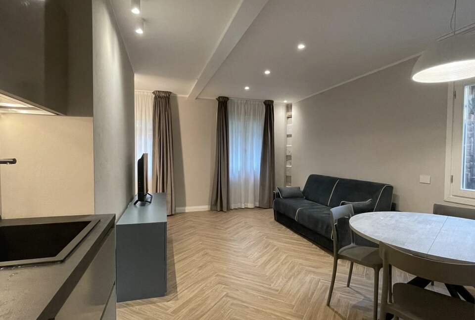 Elegantly Restored Apartment Near the Grand Canal - Venice, Italy