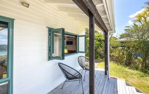 Coastal Comfort | Sunny Waiheke Stay with Ocean Outlook - Waiheke Island, New Zealand