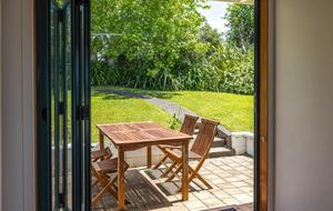 Coastal Comfort | Sunny Waiheke Stay with Ocean Outlook - Waiheke Island, New Zealand