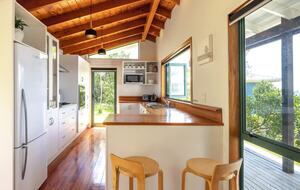 Coastal Comfort | Sunny Waiheke Stay with Ocean Outlook - Waiheke Island, New Zealand