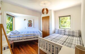 Coastal Comfort | Sunny Waiheke Stay with Ocean Outlook - Waiheke Island, New Zealand