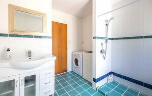 Coastal Comfort | Sunny Waiheke Stay with Ocean Outlook - Waiheke Island, New Zealand