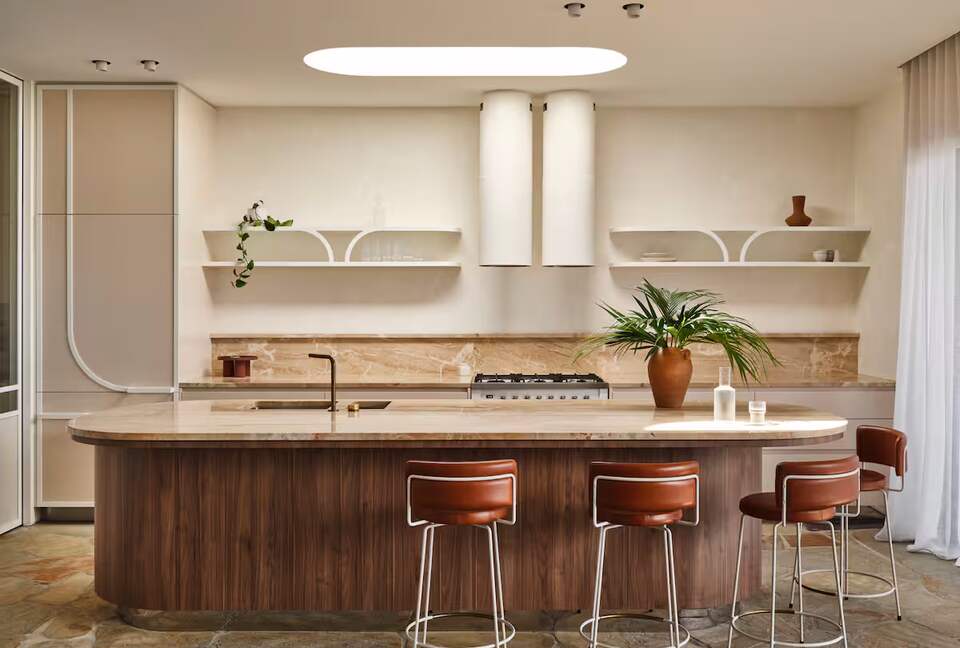 Coastal Escape | Designer Interiors & Resort-Style Pool - Safety Beach, Australia