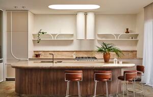 Coastal Escape | Designer Interiors & Resort-Style Pool - Safety Beach, Australia