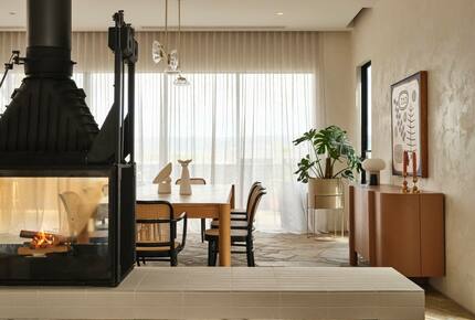 Coastal Escape | Designer Interiors & Resort-Style Pool - Safety Beach, Australia