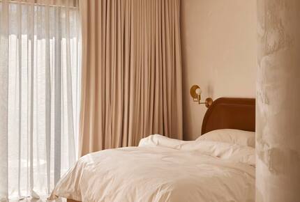 Coastal Escape | Designer Interiors & Resort-Style Pool - Safety Beach, Australia