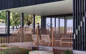 Coastal Escape | Designer Interiors & Resort-Style Pool - Safety Beach, Australia