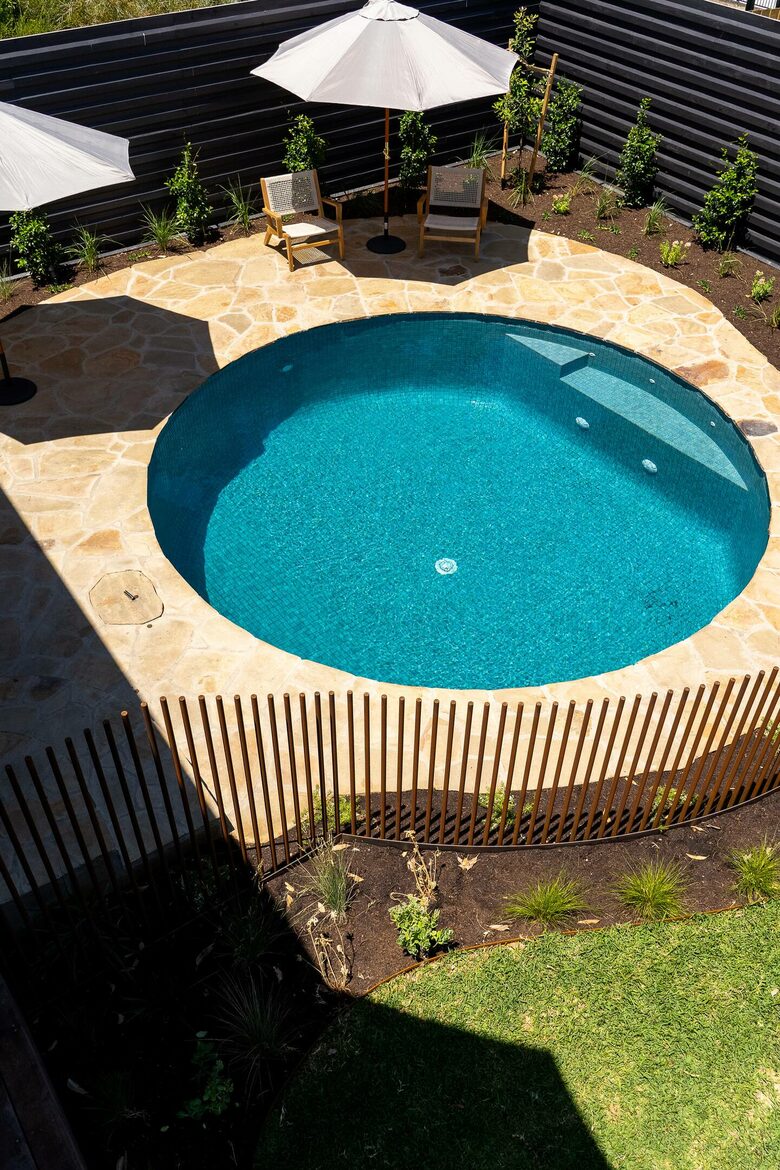 Coastal Escape | Designer Interiors & Resort-Style Pool - Safety Beach, Australia