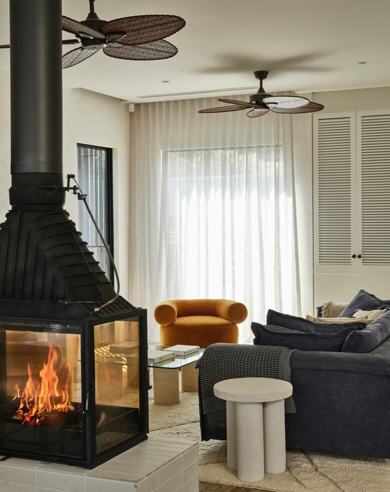 Coastal Escape | Designer Interiors & Resort-Style Pool - Safety Beach, Australia