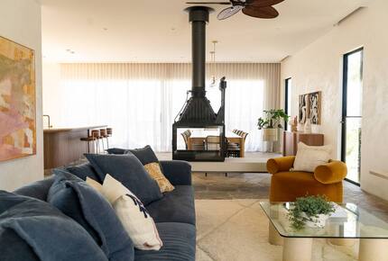 Coastal Escape | Designer Interiors & Resort-Style Pool - Safety Beach, Australia