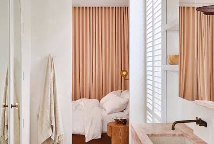 Coastal Escape | Designer Interiors & Resort-Style Pool - Safety Beach, Australia