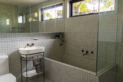 Coastal Escape | Designer Interiors & Resort-Style Pool - Safety Beach, Australia