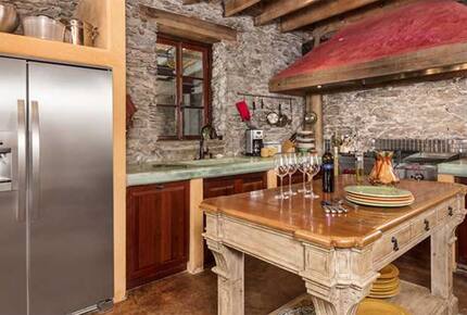 Blue Rock Vineyard | Timeless Wine Country Elegance - Cloverdale, California