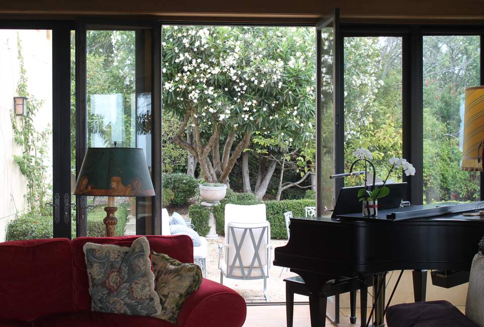 Artful Architecture Overlooking the San Francisco Bay - Tiburon, California