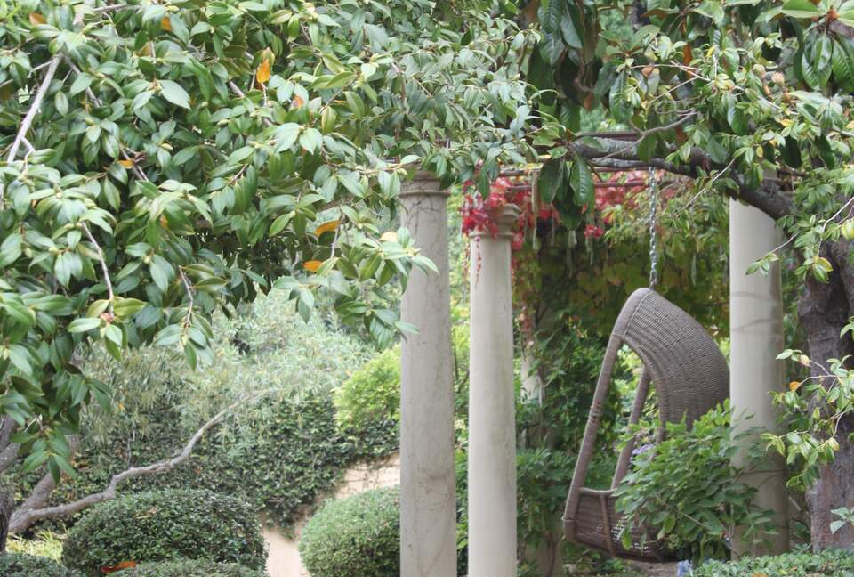 Artful Architecture Overlooking the San Francisco Bay - Tiburon, California