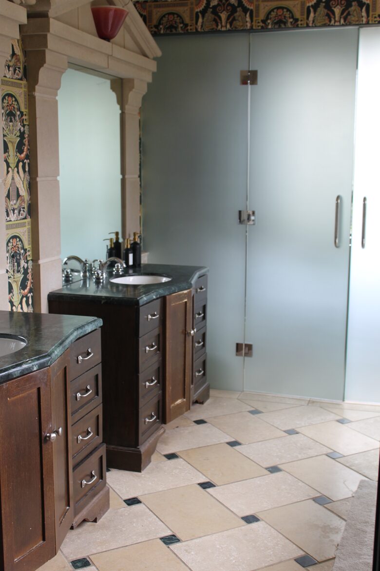 Artful Architecture Overlooking the San Francisco Bay - Tiburon, California