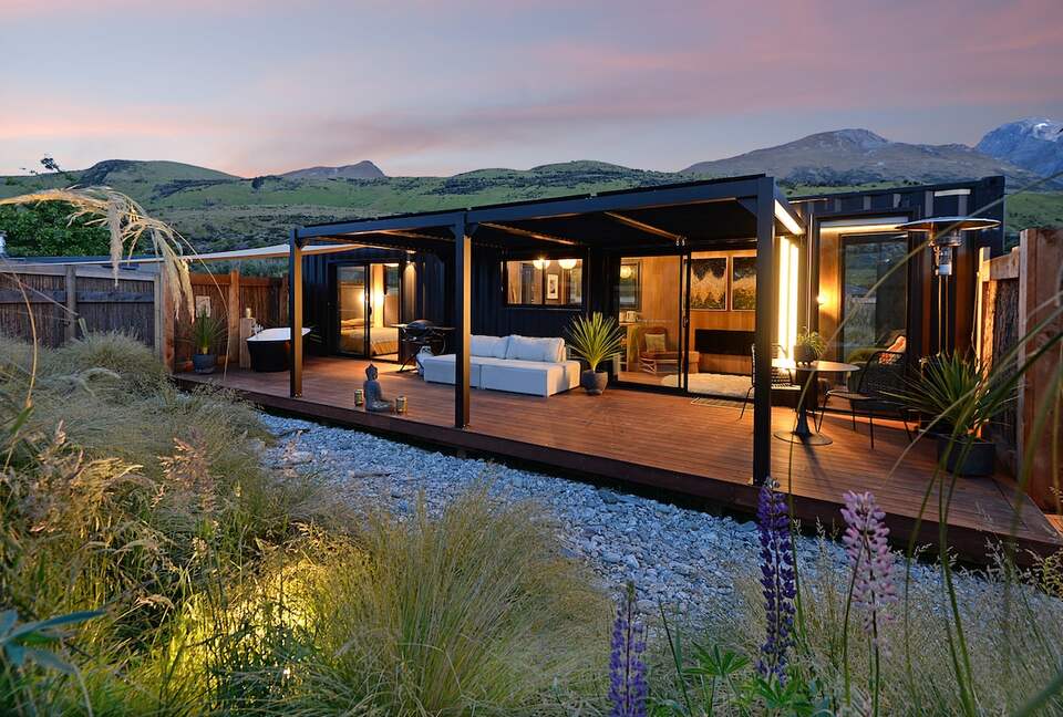 Boutique Mountain Cabin with Outdoor Bath | Glenorchy Escape - Glenorchy, New Zealand