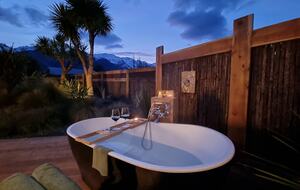 Boutique Mountain Cabin with Outdoor Bath | Glenorchy Escape - Glenorchy, New Zealand