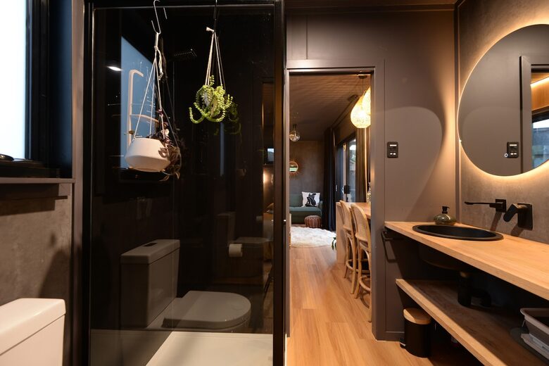 Boutique Mountain Cabin with Outdoor Bath | Glenorchy Escape - Glenorchy, New Zealand