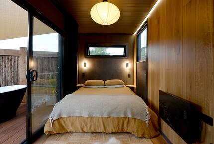 Boutique Mountain Cabin with Outdoor Bath | Glenorchy Escape - Glenorchy, New Zealand