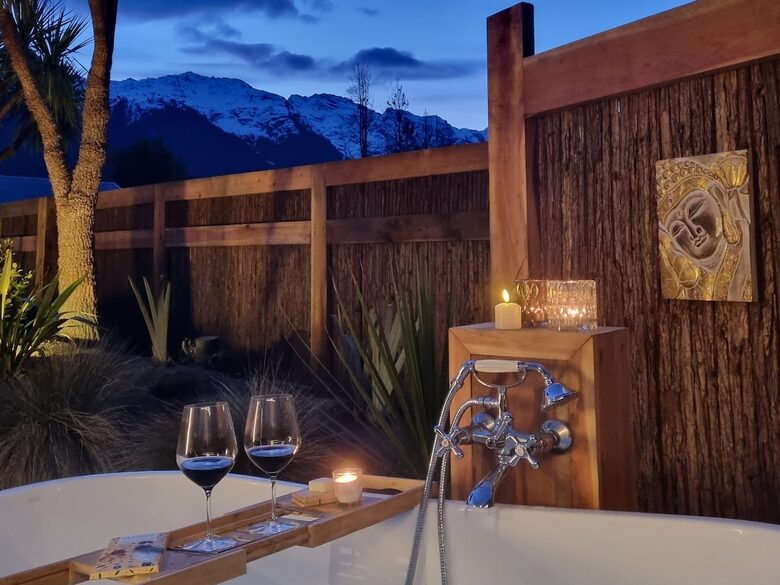 Boutique Mountain Cabin with Outdoor Bath | Glenorchy Escape - Glenorchy, New Zealand