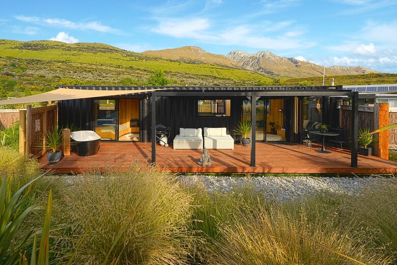Boutique Mountain Cabin with Outdoor Bath | Glenorchy Escape - Glenorchy, New Zealand