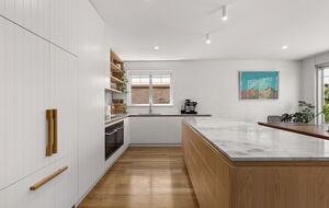 Charming French Cottage by the Barwon River - Barwon Heads, Australia