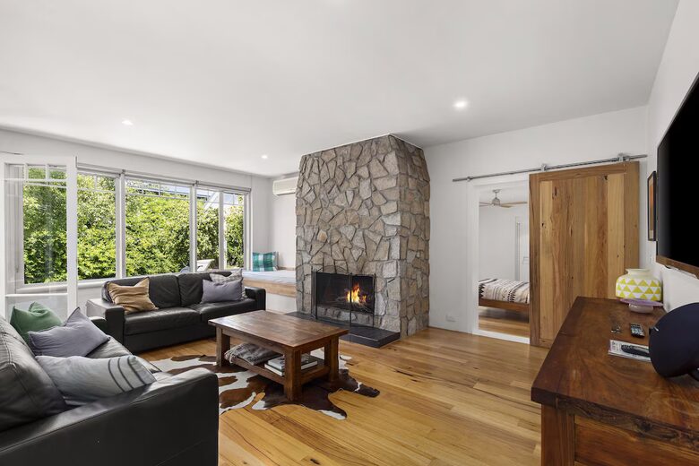 Charming French Cottage by the Barwon River - Barwon Heads, Australia