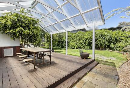 Charming French Cottage by the Barwon River - Barwon Heads, Australia