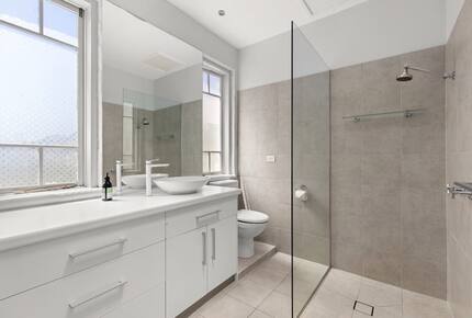 Charming French Cottage by the Barwon River - Barwon Heads, Australia