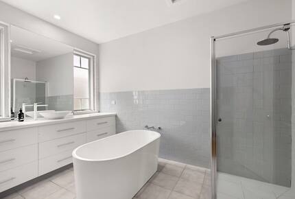 Charming French Cottage by the Barwon River - Barwon Heads, Australia