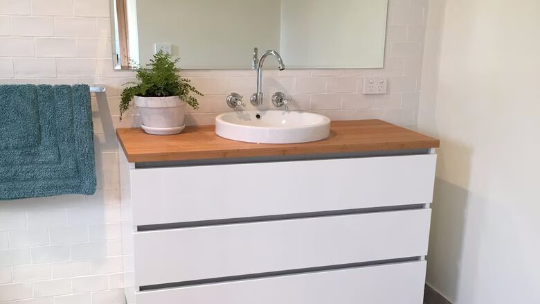 Charming French Cottage by the Barwon River - Barwon Heads, Australia