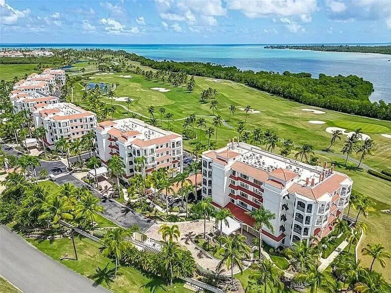 Coco Beach Golf & Ocean Retreat | Luxury Condo with Scenic Fairway Views - Río Grande, Puerto Rico