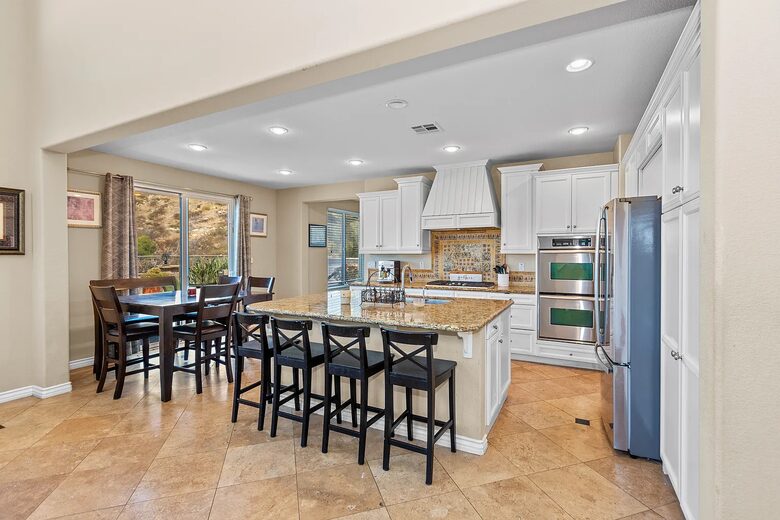 Nature Meets Luxury in this San Marcos Ocean-View Getaway - San Marcos, California