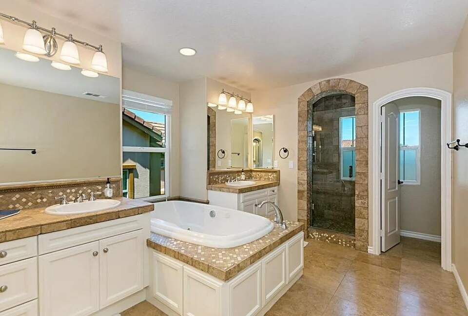 Nature Meets Luxury in this San Marcos Ocean-View Getaway - San Marcos, California