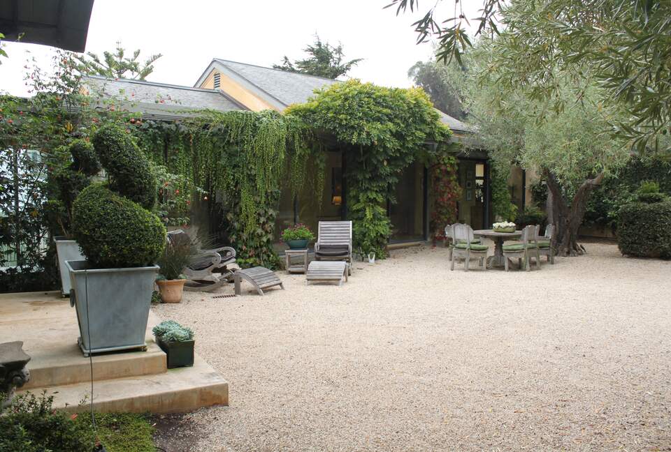 Artful Architecture Overlooking the San Francisco Bay - Tiburon, California