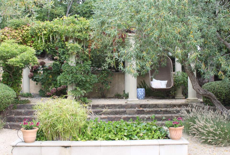 Artful Architecture Overlooking the San Francisco Bay - Tiburon, California