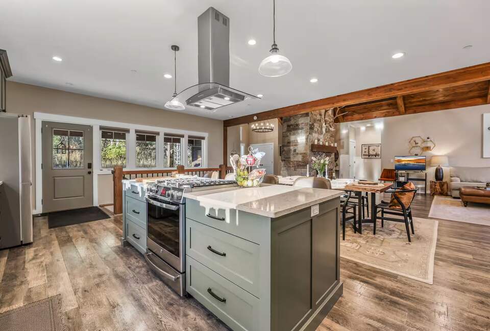 High Country Hideaway | Cozy Retreat with Panoramic Views - Coalville, Utah