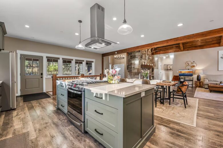 High Country Hideaway | Cozy Retreat with Panoramic Views - Coalville, Utah