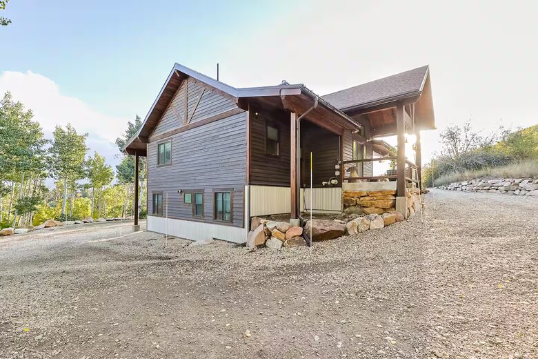 High Country Hideaway | Cozy Retreat with Panoramic Views - Coalville, Utah