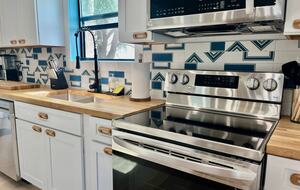 Hilltop Haven in Burton | Two Homes on 11 Acres - Burton, Texas