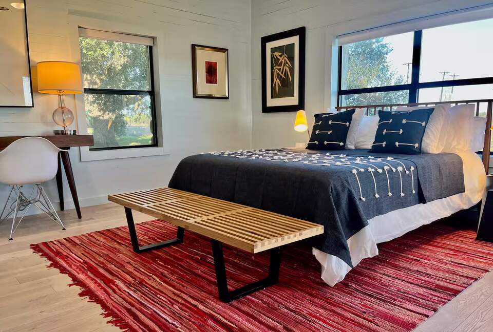 Hilltop Haven in Burton | Two Homes on 11 Acres - Burton, Texas