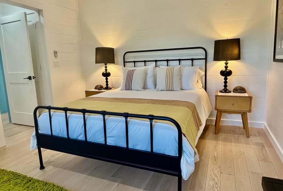 Hilltop Haven in Burton | Two Homes on 11 Acres - Burton, Texas