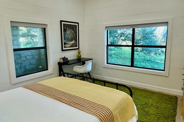 Hilltop Haven in Burton | Two Homes on 11 Acres - Burton, Texas