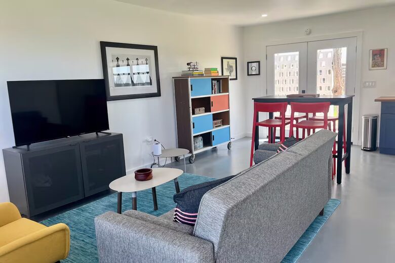 Hilltop Haven in Burton | Two Homes on 11 Acres - Burton, Texas