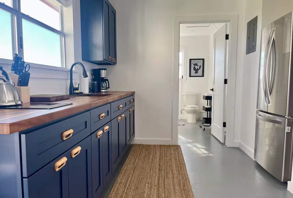 Hilltop Haven in Burton | Two Homes on 11 Acres - Burton, Texas