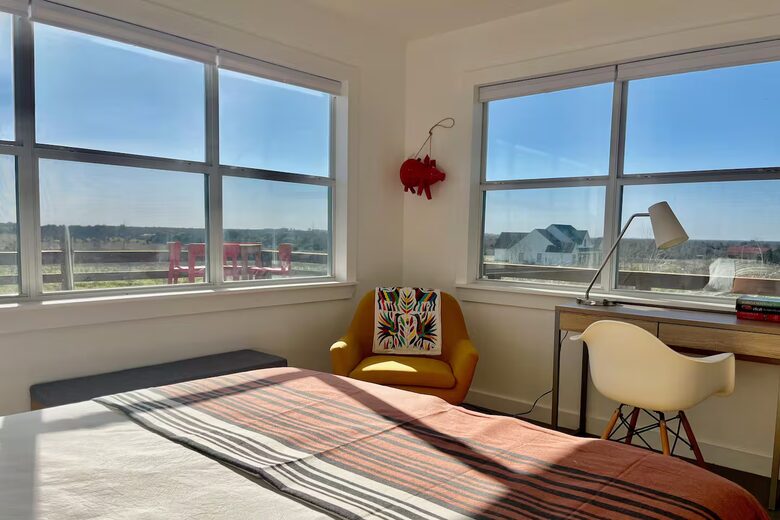 Hilltop Haven in Burton | Two Homes on 11 Acres - Burton, Texas