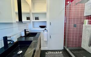 Hilltop Haven in Burton | Two Homes on 11 Acres - Burton, Texas