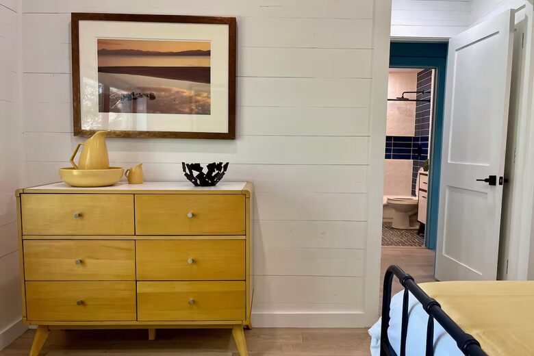 Hilltop Haven in Burton | Two Homes on 11 Acres - Burton, Texas